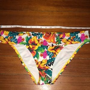 Victoria’s Secret size M tropical swimsuit bottom